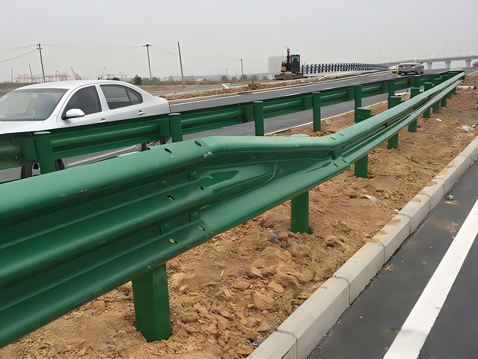 榆林高速波形护栏板日常维护方案确保道路安全新举措