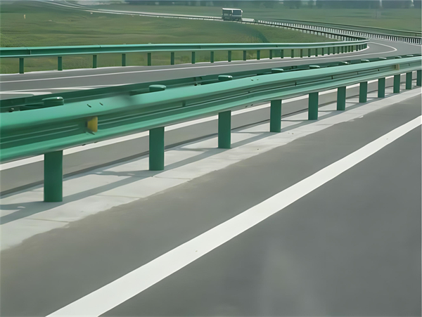 榆林高速护栏板守护安全广泛应用于多个行业
